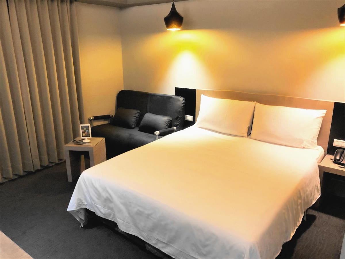 Kiwi Express Hotel - Jiuru Rd Kaohsiung Zewnętrze zdjęcie