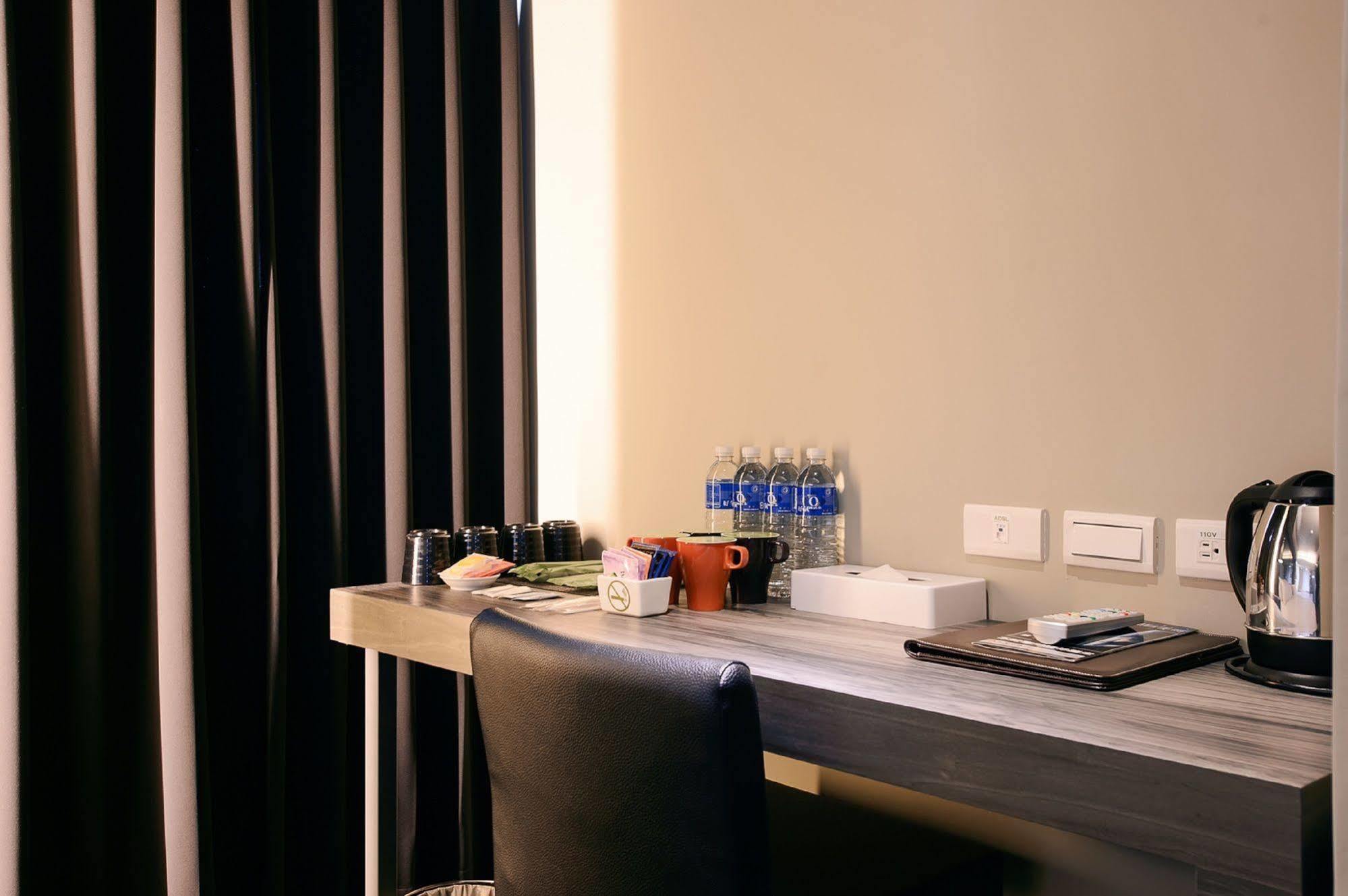 Kiwi Express Hotel - Jiuru Rd Kaohsiung Zewnętrze zdjęcie