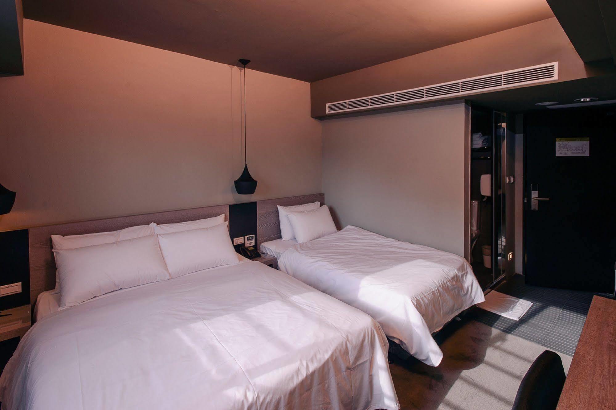 Kiwi Express Hotel - Jiuru Rd Kaohsiung Zewnętrze zdjęcie