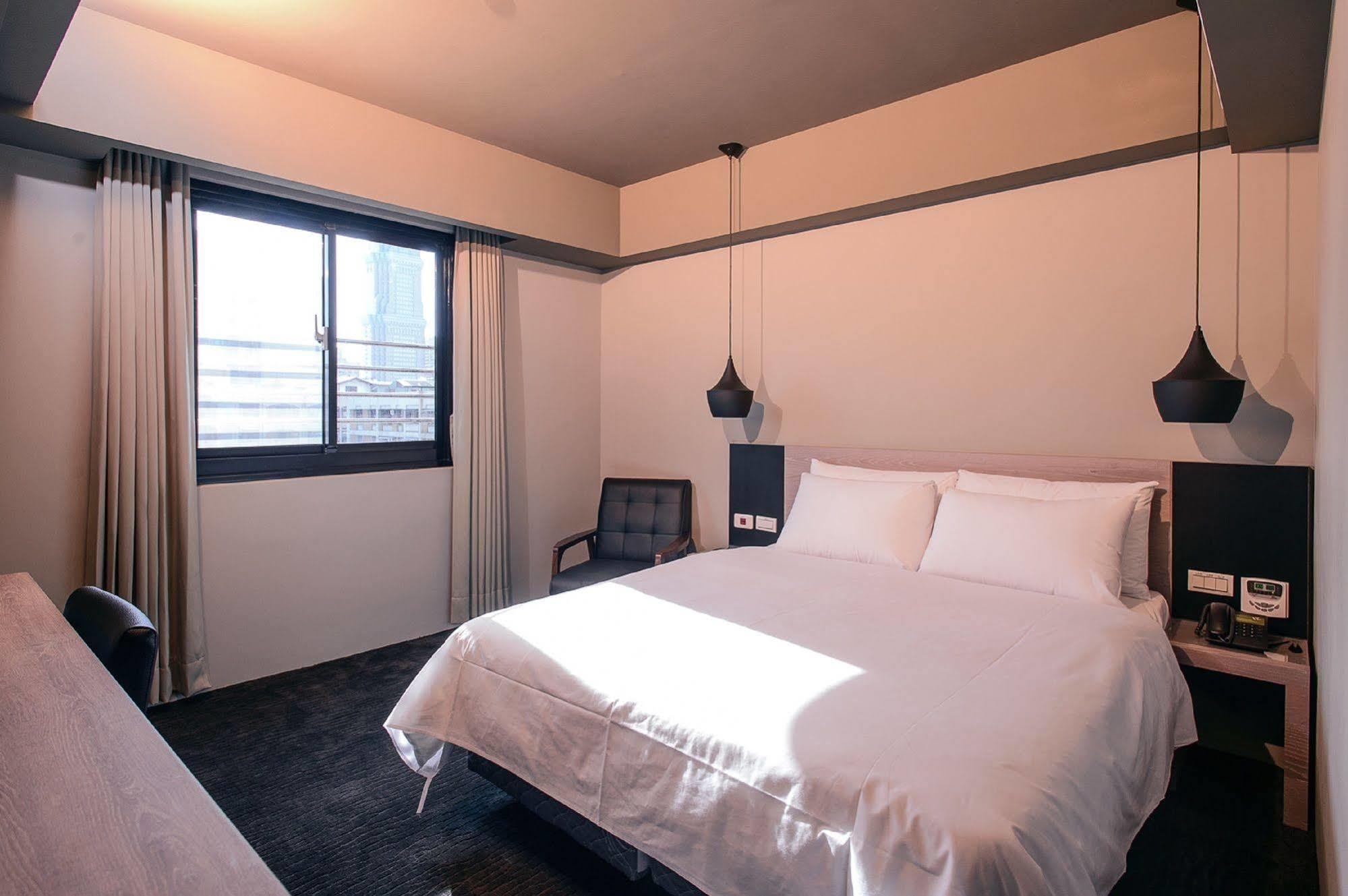 Kiwi Express Hotel - Jiuru Rd Kaohsiung Zewnętrze zdjęcie