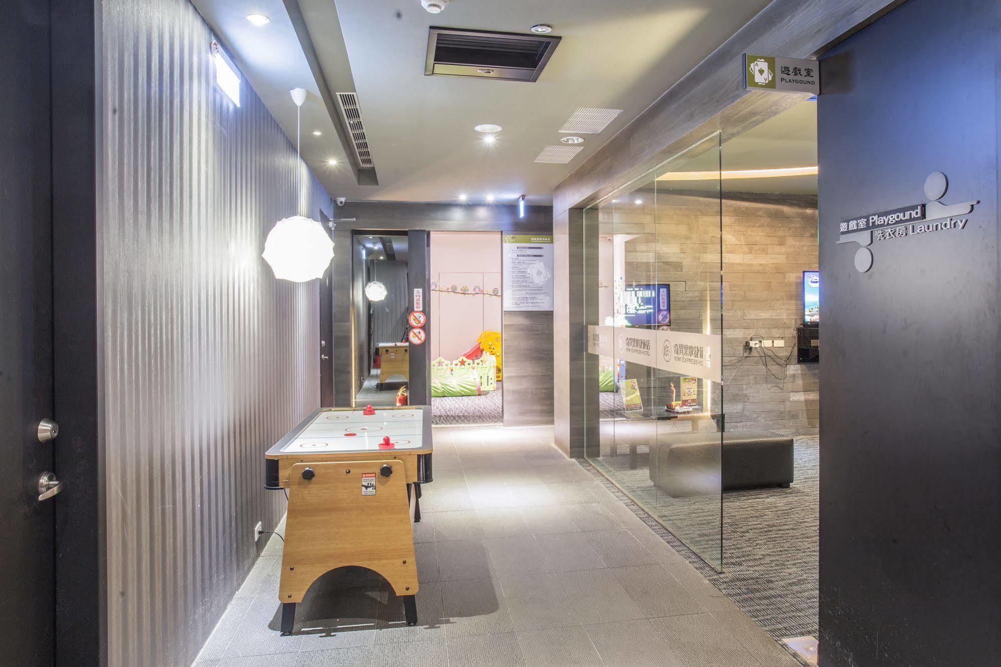 Kiwi Express Hotel - Jiuru Rd Kaohsiung Zewnętrze zdjęcie