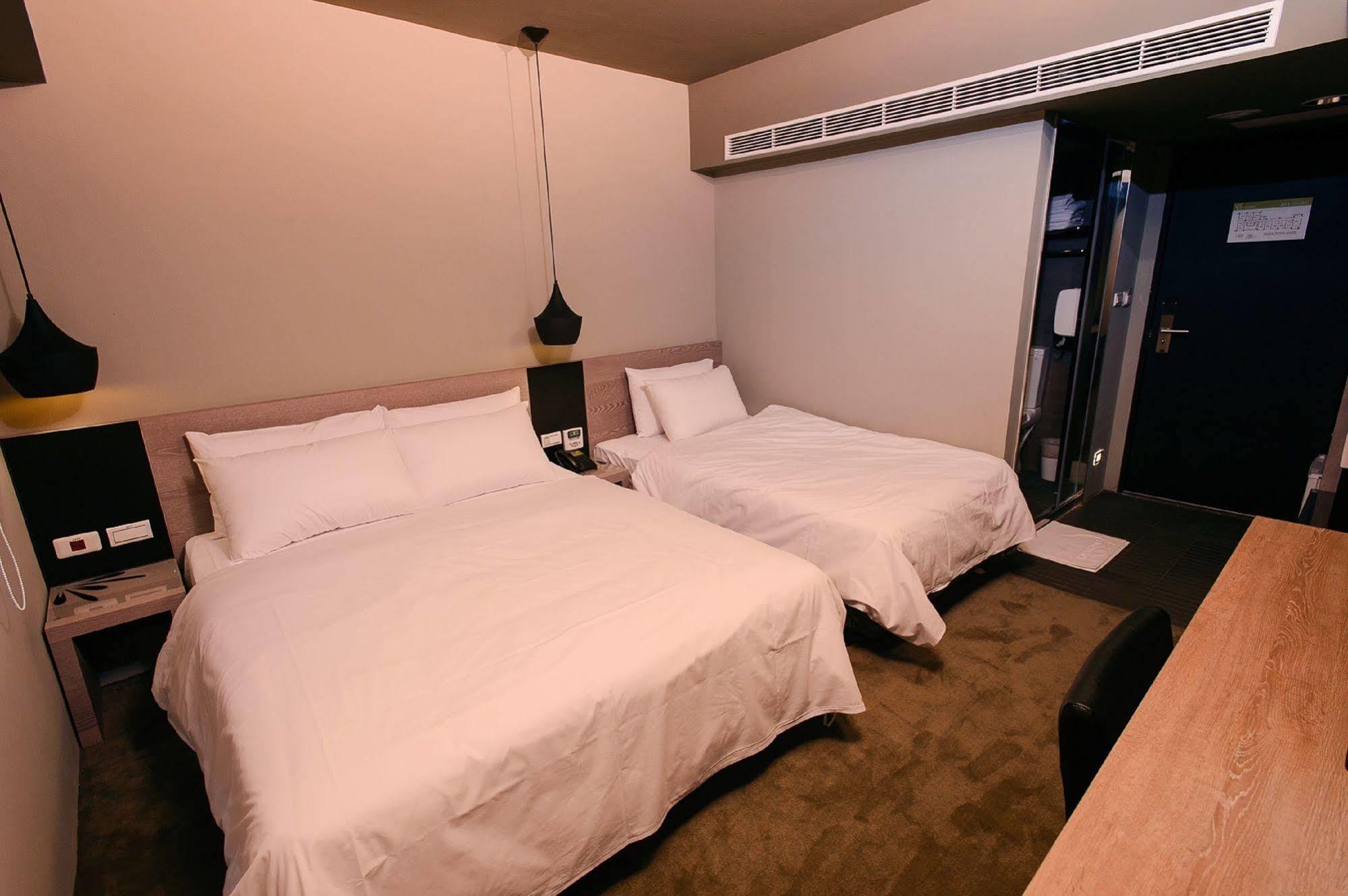 Kiwi Express Hotel - Jiuru Rd Kaohsiung Zewnętrze zdjęcie
