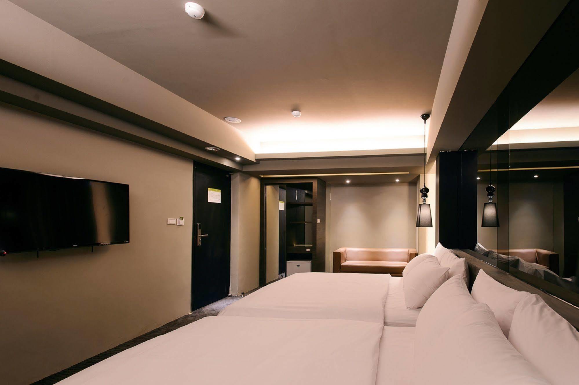 Kiwi Express Hotel - Jiuru Rd Kaohsiung Zewnętrze zdjęcie