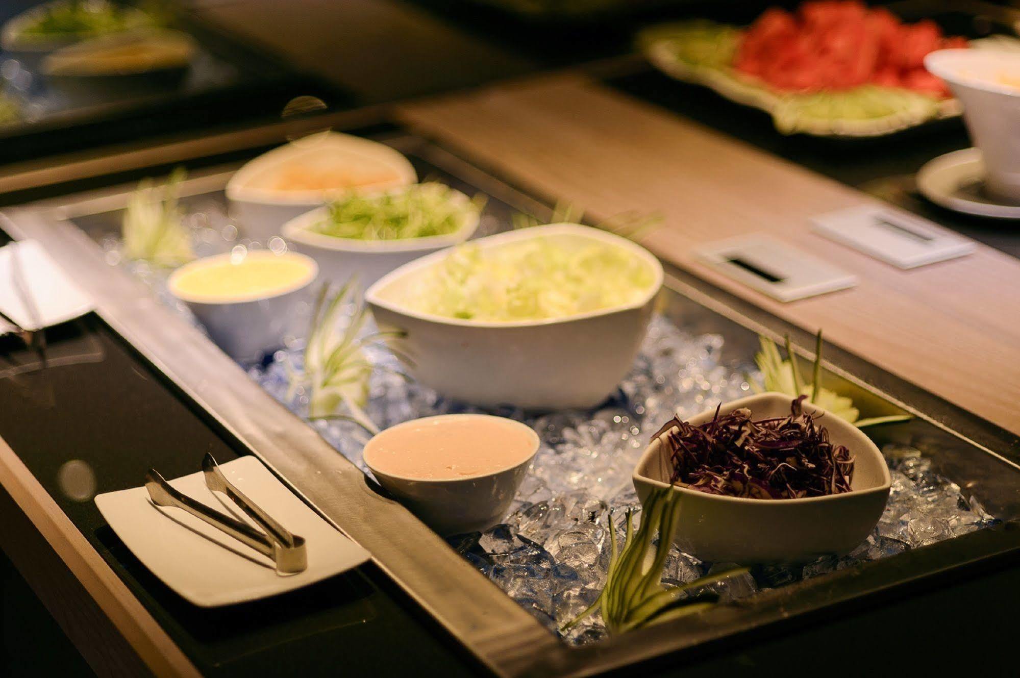 Kiwi Express Hotel - Jiuru Rd Kaohsiung Zewnętrze zdjęcie